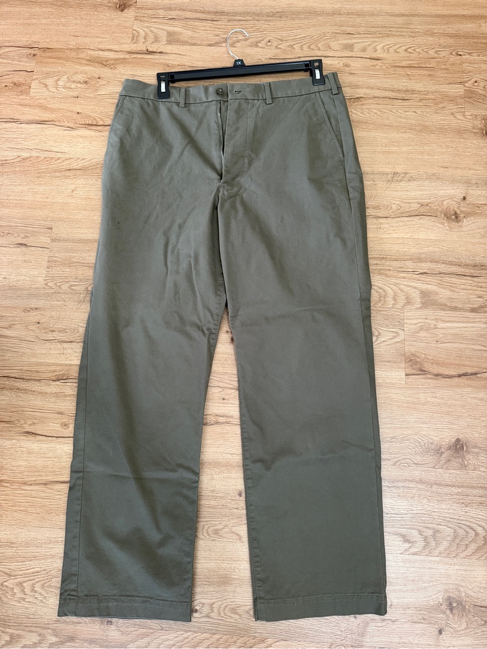 Express Men's Olive Chino Pants
